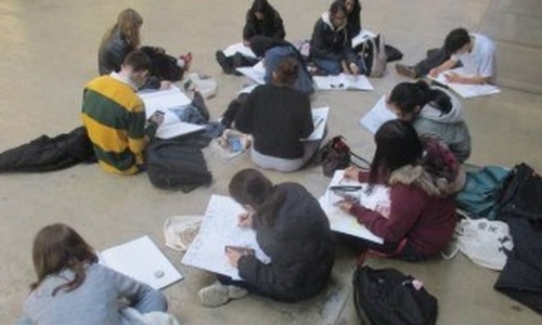 Year 11 students drawing in the Tate Gallery